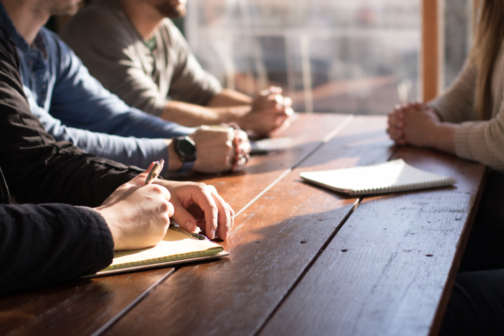 中国学生留学中介选择指南（2026）：对比、服务与风险